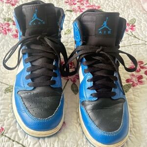 Nike Women's Blue and Black High-Top Sneakers